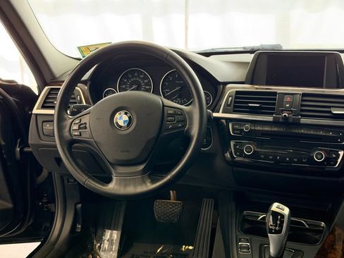 Used 2016 BMW 320i xDrive Sedan AWD/4WD image 18