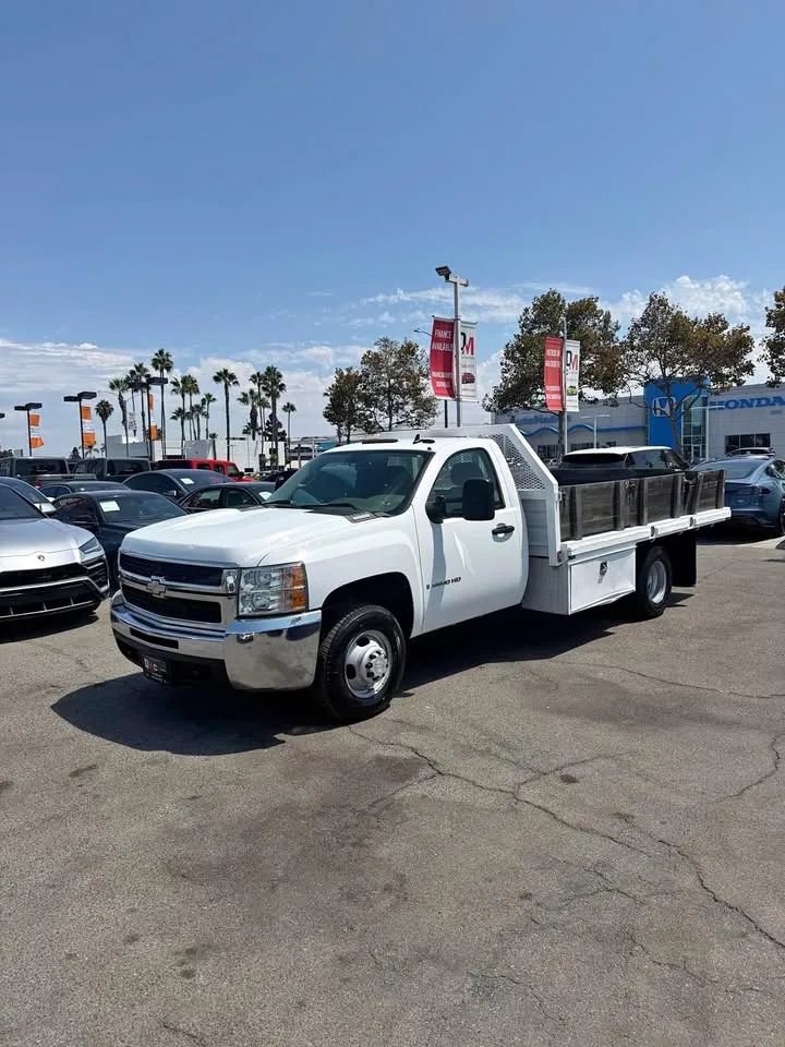 Used 2007 Chevrolet Silverado 3500 W/T RWD image 2