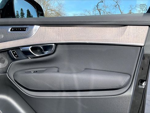 New 2026 Volvo XC90 T8 Ultra w/ Lounge Package image 31