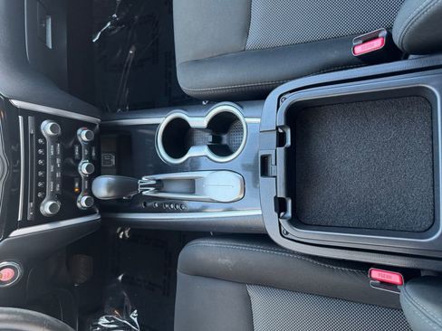 Used 2020 Nissan Pathfinder SV image 22