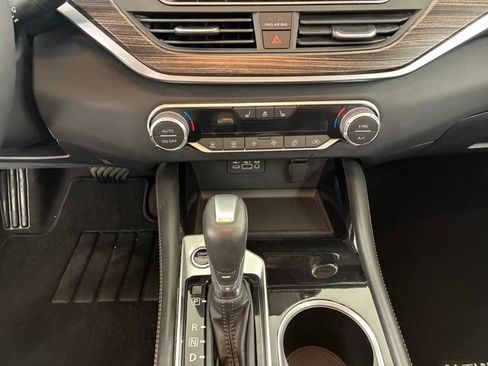 Used 2021 Nissan Altima 2.5 SL FWD image 21