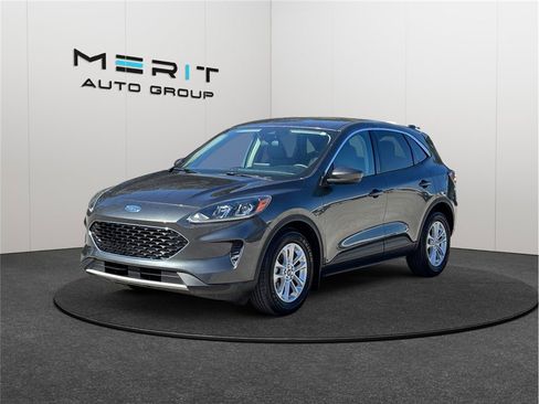 Used 2020 Ford Escape SE image 4