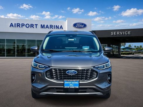 Certified 2023 Ford Escape Platinum w/ Premium Technology Package FWD image 3