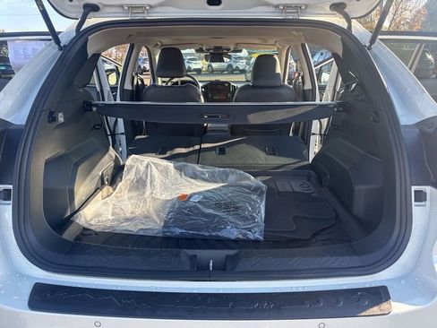 Certified 2025 Subaru Crosstrek 2.5i Limited w/ Crosstrek Mirror Package image 17