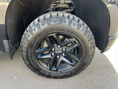 Used 2020 Chevrolet Silverado 1500 LT Trail Boss w/ Convenience Package AWD/4WD image 9