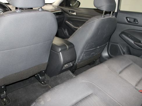 Used 2024 Nissan Altima 2.5 SV FWD image 19