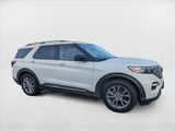 Used 2022 Ford Explorer Limited w/ Equipment Group 301A image 4