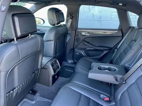 Used 2022 Porsche Macan GTS AWD/4WD image 30