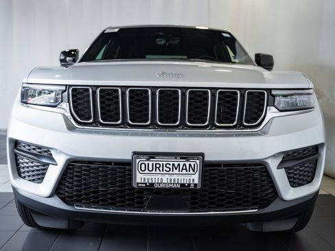 New 2026 Jeep Grand Cherokee Laredo X AWD/4WD image 2