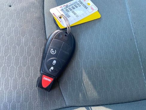 Used 2013 RAM 1500 Classic SLT w/ Premium Display Pkg image 21