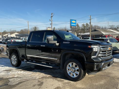 Certified 2024 Chevrolet Silverado 3500 High Country w/ Z71 Off-Road Package image 4