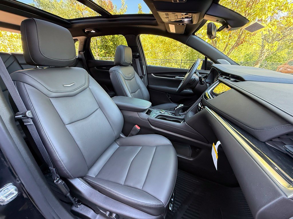 Used 2026 Cadillac XT5 Premium Luxury w/ Driver Assist Package AWD/4WD image 4