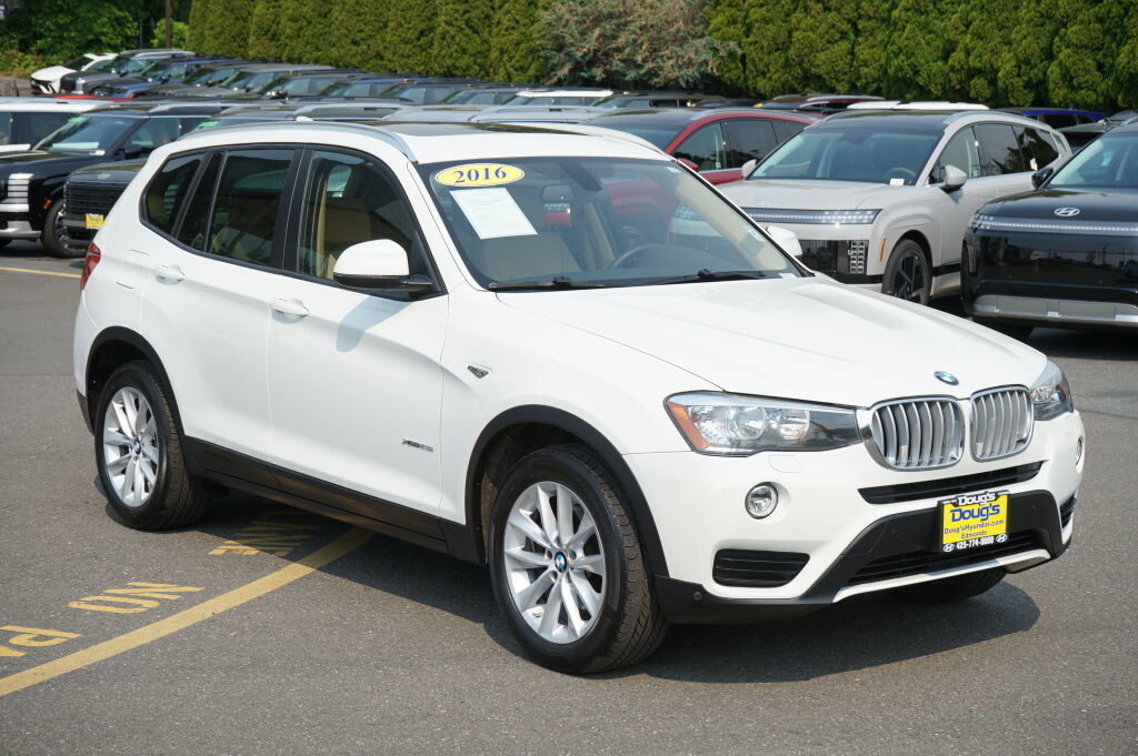 Used 2016 BMW X3 xDrive28i AWD/4WD image 3