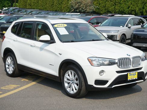 Used 2016 BMW X3 xDrive28i AWD/4WD image 3