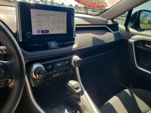 Certified 2025 Toyota RAV4 XLE FWD image 21