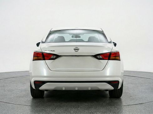 Used 2025 Nissan Altima 2.5 SV image 7
