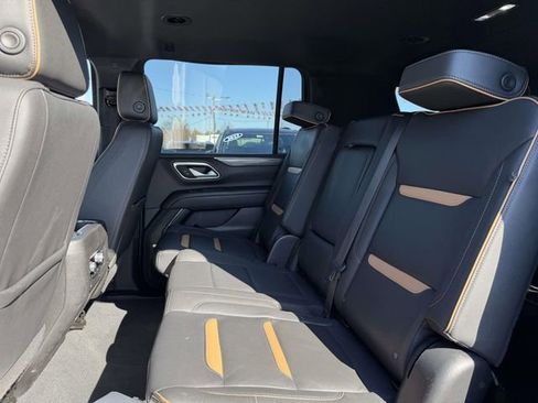 Used 2022 GMC Yukon XL AT4 image 17