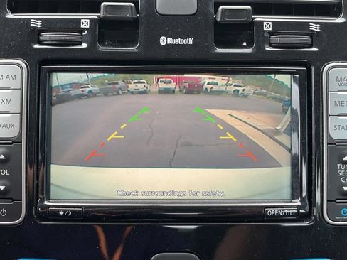 Used 2016 Nissan Leaf SV FWD image 18