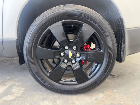 Used 2011 Chevrolet Traverse LTZ image 14