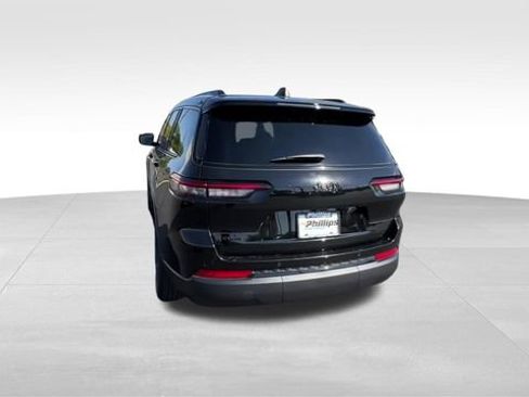 Used 2025 Jeep Grand Cherokee L Altitude AWD/4WD image 5
