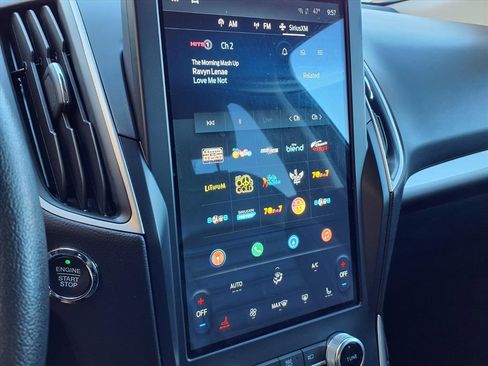 Used 2024 Ford Edge SEL image 12