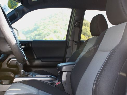 Used 2023 Toyota Tacoma 4x4 Double Cab image 18