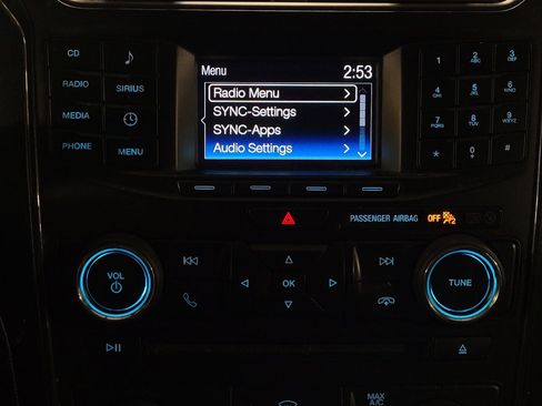 Used 2017 Ford Explorer XLT FWD image 25