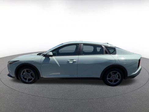 Used 2025 Kia K4 FWD image 9