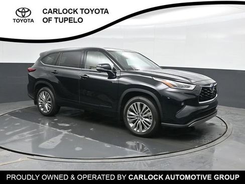 Used 2023 Toyota Highlander Platinum image 5