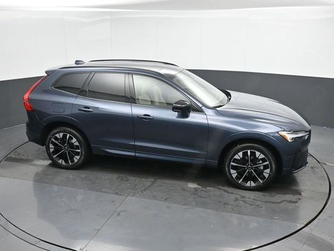 New 2026 Volvo XC60 B5 Plus w/ Protection Package Premier AWD/4WD image 32