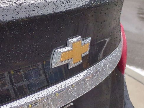 Used 2017 Chevrolet Impala LT image 11