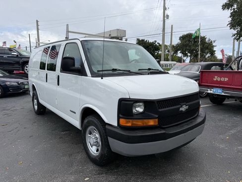 Used 2006 Chevrolet Express 2500 image 10