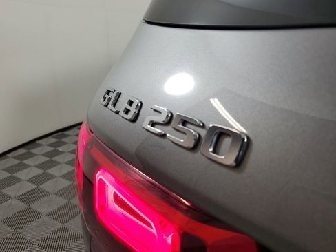 Used 2023 Mercedes-Benz GLB 250 image 7