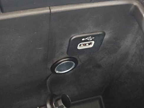 Used 2017 Jeep Wrangler 75th Anniversary image 28