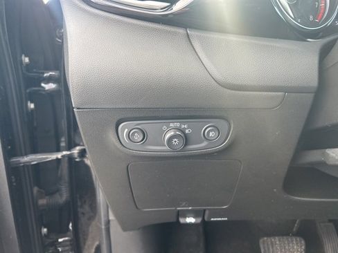 Used 2022 Buick Encore GX Preferred w/ Cold Weather Comfort Package image 17