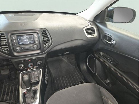 Used 2018 Jeep Compass Sport w/ Cold Weather Group AWD/4WD image 37