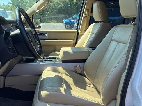 Used 2016 Ford Expedition Limited AWD/4WD image 22