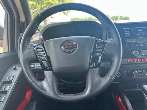Used 2025 Nissan Frontier PRO-4X AWD/4WD image 14