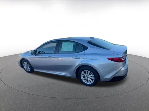 Used 2025 Toyota Camry LE image 10
