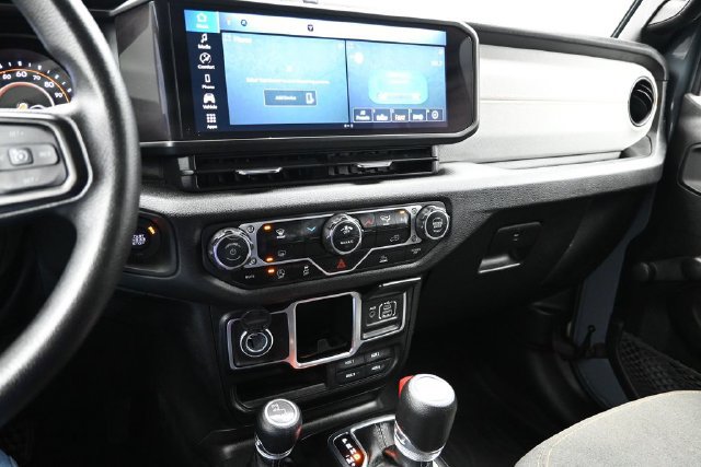 Used 2024 Jeep Wrangler Unlimited Sport AWD/4WD image 40