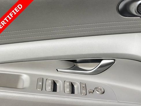 Used 2025 Hyundai Elantra Hybrid FWD image 23