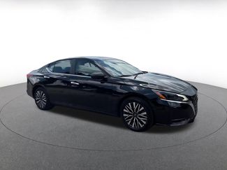 Used 2025 Nissan Altima 2.5 SV FWD video 2