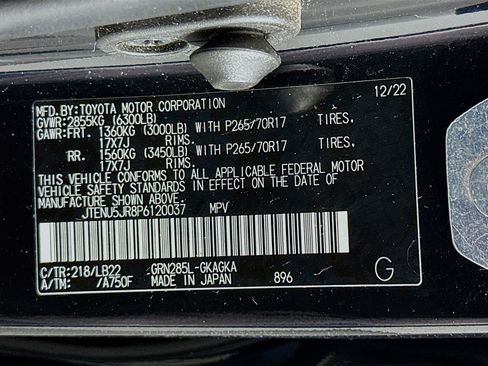 Certified 2023 Toyota 4Runner SR5 Premium w/ Moonroof Package AWD/4WD image 33