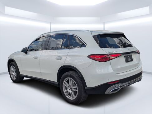 Certified 2025 Mercedes-Benz GLC 300 image 8