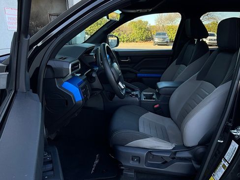 Used 2025 Toyota Tacoma TRD Off-Road image 10