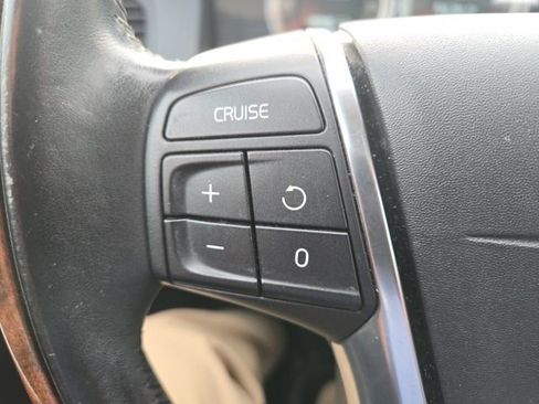 Used 2013 Volvo XC60 3.2 w/ Climate Pkg image 4