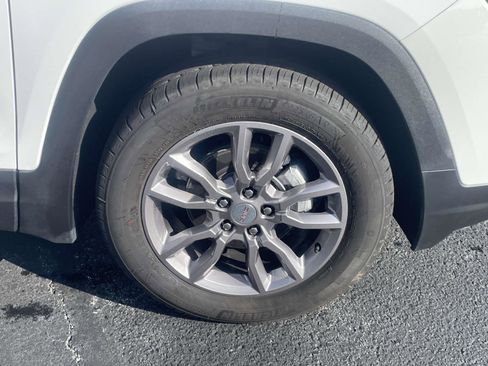 Certified 2024 GMC Terrain SLT w/ Infotainment Package II image 14