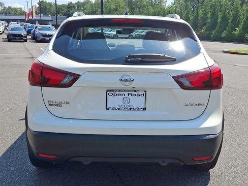 Used 2019 Nissan Rogue Sport SV AWD/4WD image 5