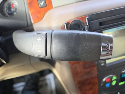 Used 2010 Chevrolet Tahoe LTZ AWD/4WD image 36