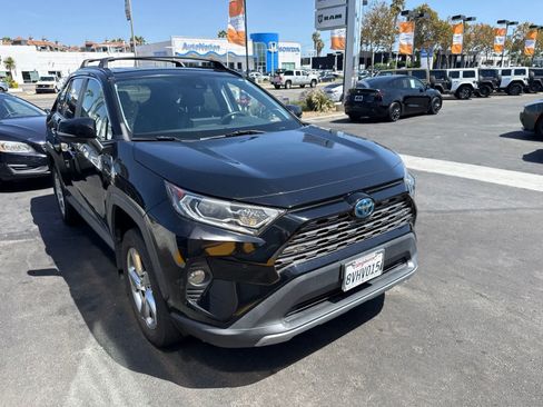 Used 2021 Toyota RAV4 Limited AWD/4WD image 8